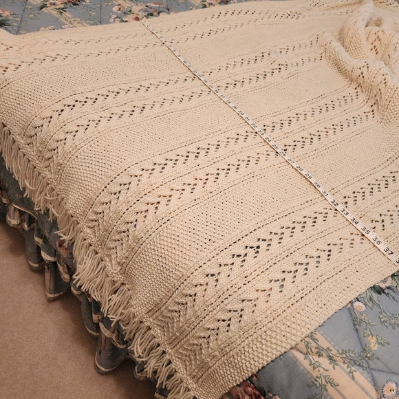 Cream throw crocheted - Picture 5 of 5